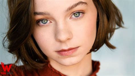 emma myers weight|Emma Myers Height, Weight, Religion, Net Worth, Age, Biogra